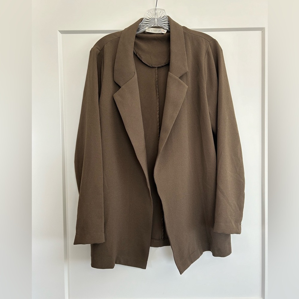 Lush loose blazer in size small, perfect condition